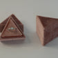 Boîte à bagues en velours triangle mauve