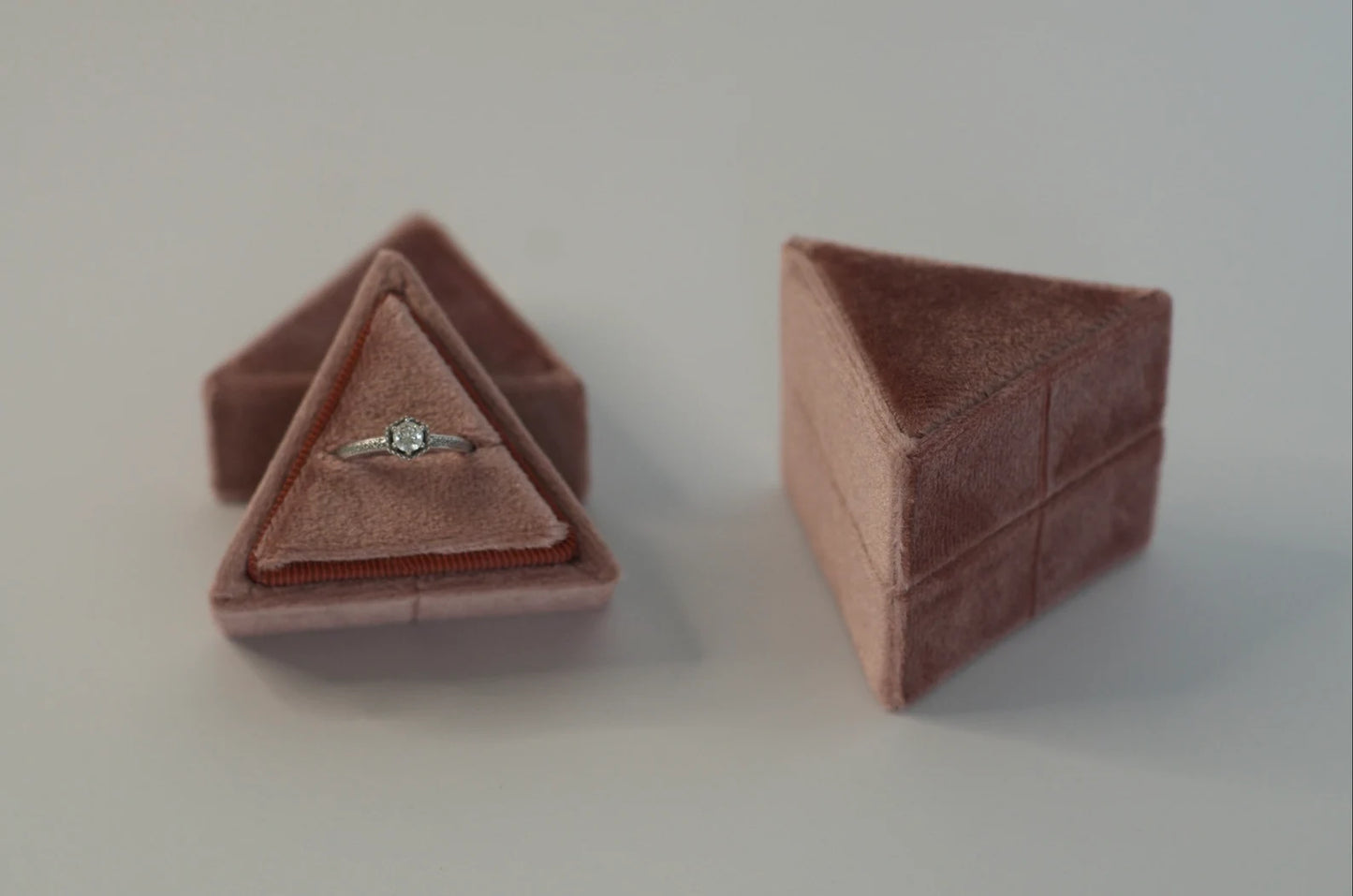 Mauve Triangle Velvet Ring Box