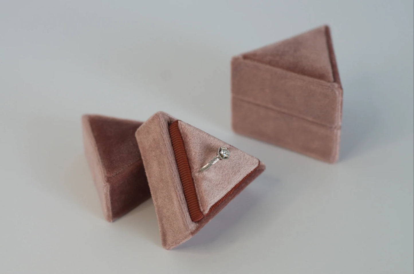 Mauve Triangle Velvet Ring Box