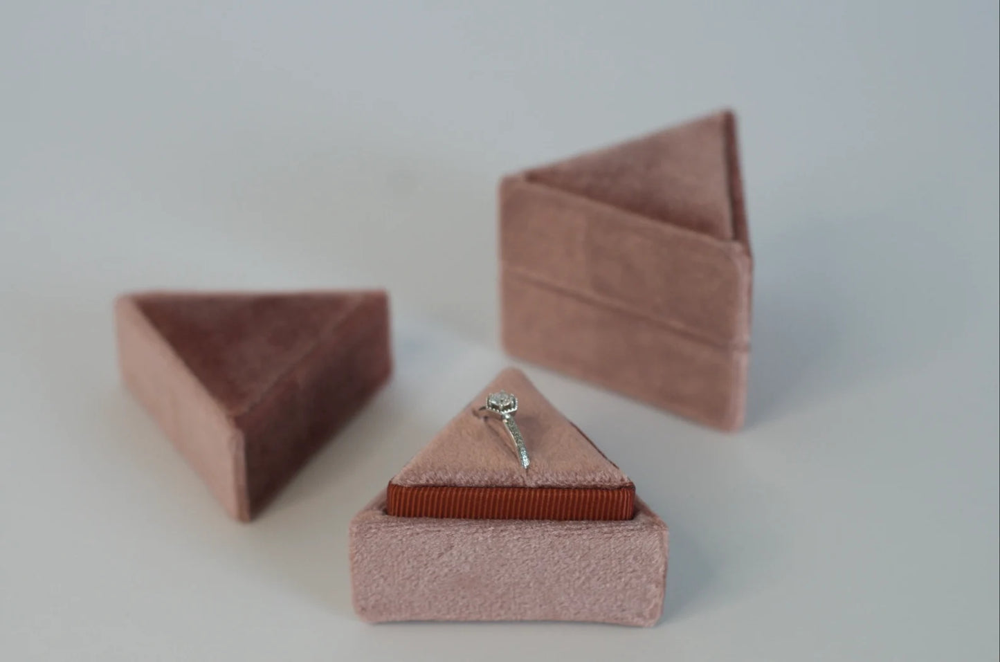 Mauve Triangle Velvet Ring Box