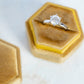 Boîte à bagues en velours moutarde jaune, boîte à bagues de mariage, boîte à bagues de proposition, cadeau de mariée, boîte en velours, boîte à bagues hexagonale, boîte monogramme