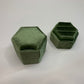 Boîte à bagues en velours hexagonal vert armée
